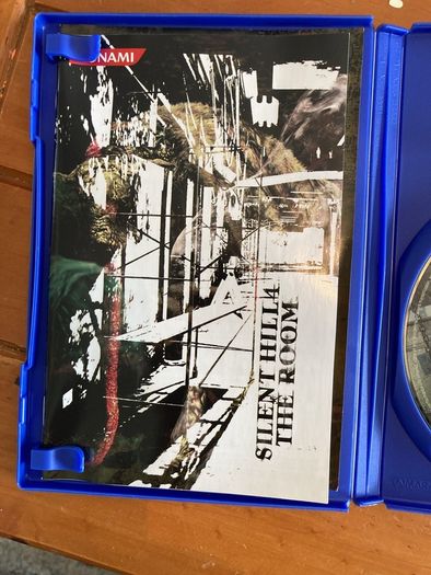 Silent Hill 4, the room, for PS2.