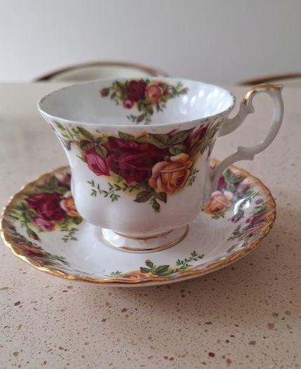 Royal Albert Old Country Rose