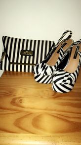 High heels & matching bag