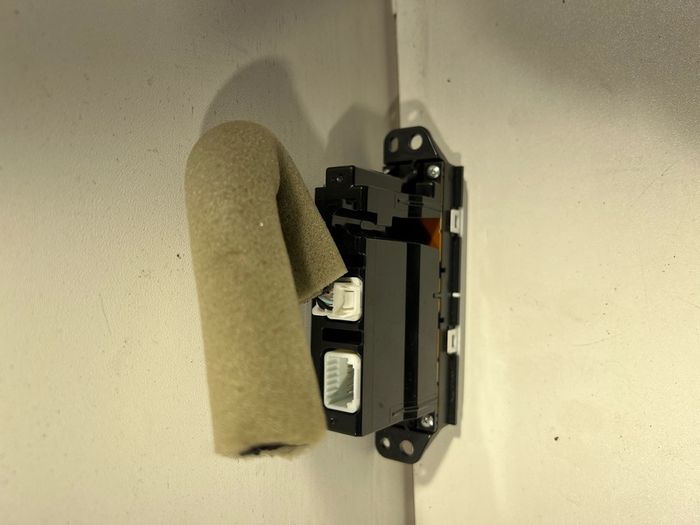 NISSAN LEAF ZE0 Electric 80Kw Music Player Buttons 3ND0B-210492 2015 A1l1b5