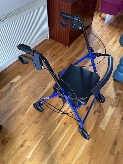 walking frame with wheels
