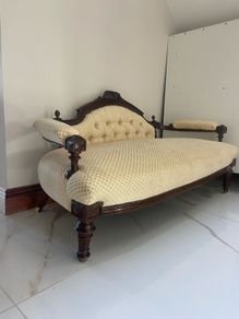 chaise longue
