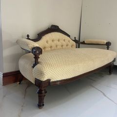 chaise longue