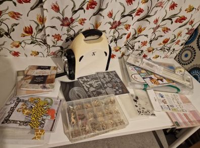 Xcut Cutting machine with extras