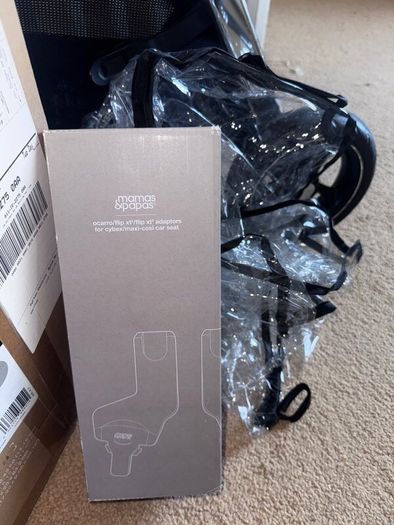 Paras mamas flipXT3 ( new carrycot still in box)