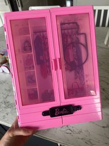 Barbie Closet/Wardrobe