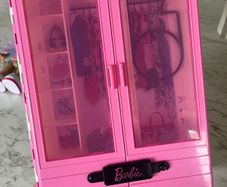 Barbie Closet/Wardrobe