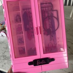 Barbie Closet/Wardrobe