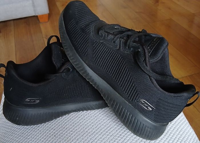 Black Skechers trainers 15 euro