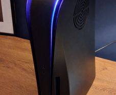 Playstation 5 - PS5 Disc Edition - Dbrand Stealth Upgrade