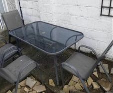 garden table & stackable chairs