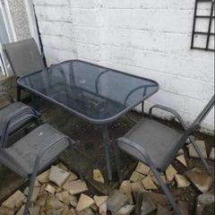 garden table & stackable chairs
