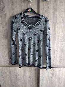 Silver sweater with heart motif fits 6 8 10