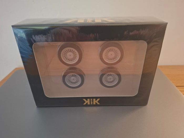 BMW Alpina alloys for 1/18 - NEW in BOX