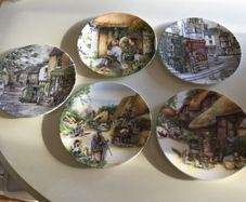 Collectible Royal Doulton Plates X 5.