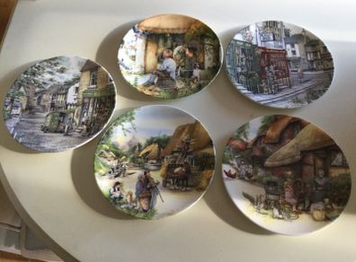 Collectible Royal Doulton Plates X 5.