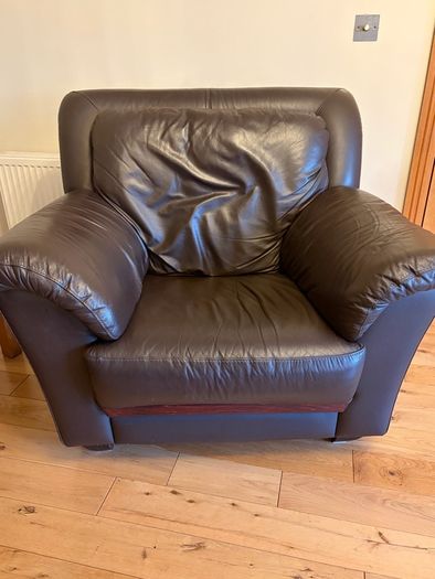 Genuine Leather 3-Piece Suite Excellent Condition Chocolate Brown