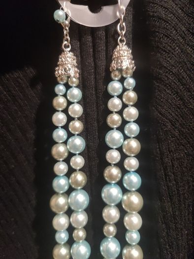 beautiful pearl necklace