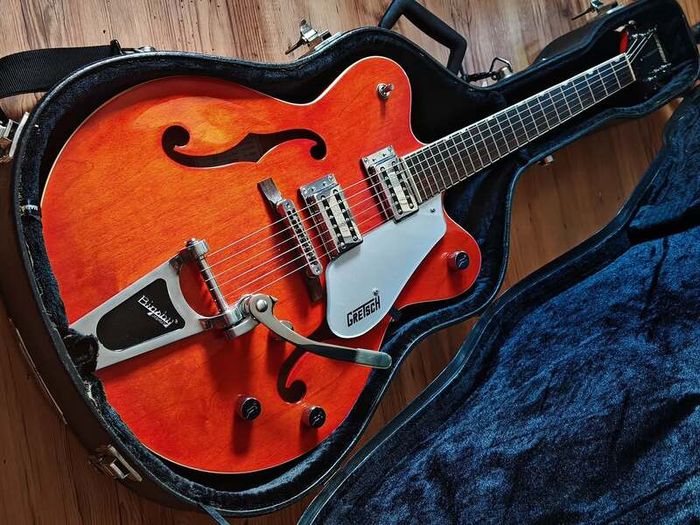Gretsch 5122T Hollow Body guitar + Hard Case (Delivery available)