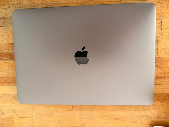 MacBook Pro (13-inch, M1)