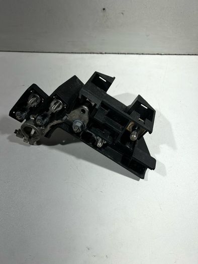 Audi A6 C7 2013 battery positive clip K98j4590 A3l3b311g