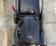 Almost new Pro Lawn Hyundai Self drive lawnmower 46 cm cut 139 cc engine. Year manufacturing 2022.
