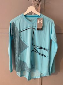 BNWT Under Armour Top