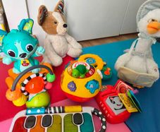 9 baby toys bundle in very condition