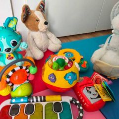 9 baby toys bundle in very condition