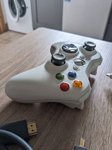 Xbox 360 console with controller