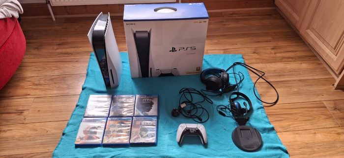 PlayStation 5 console (Disc Version)