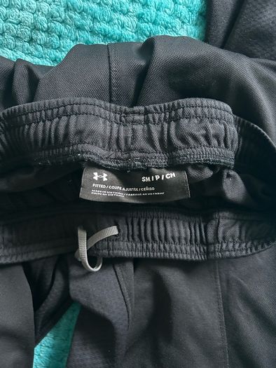 Under Armour Black Tracksuit Pants Size Small  Very Good Condition