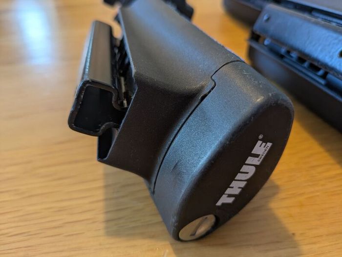 Thule Rapid System 775 Foot Pack For Raised Roof Rails (Includes Locks and Key)