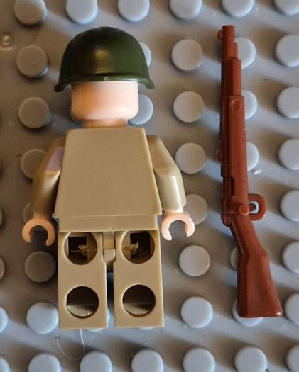 Lego compatible, military figures, soviet russian infantry. 15 figures plus rifles.