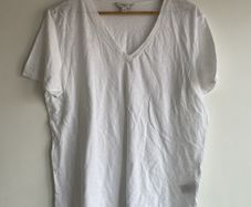M&S ladies white v neck T-shirt size 16 new without tags