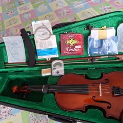 Heartland 4/4 Student Violin bundle