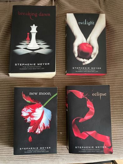 4 Books by Stephanie Meyer