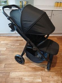 zummi nuvo stroller- brand new