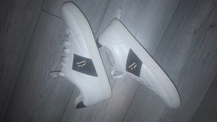 RI trainers uk9