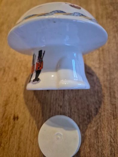 queens china child's money box