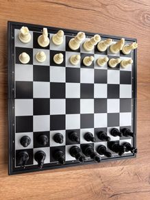 Portable chess set with board