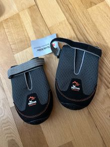 dog shoes