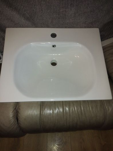 Hand basin / sink