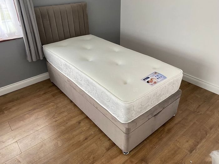 Single Bed And Mattres Having Headboard
