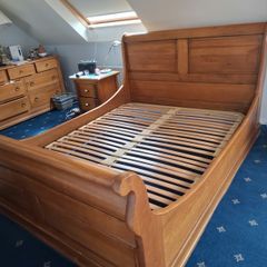 sleigh bed