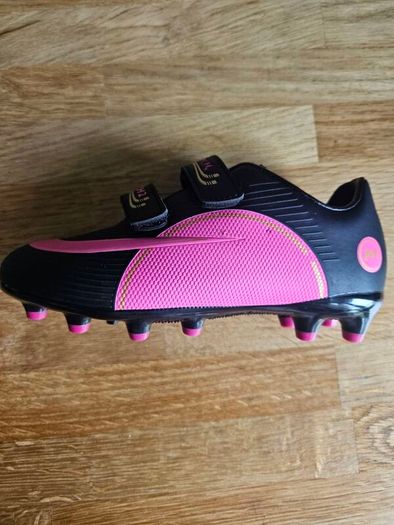 Football boots size 13
