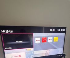 LG 40" Ultra HD + Wall-bracket (New in box)