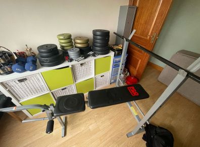 Gym Bench + 90kg of Weights