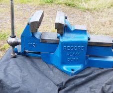 Record Vise