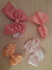 Girl's hair bows x4